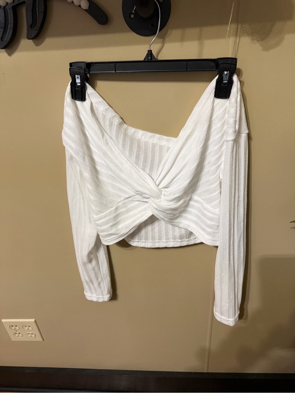 SHEIN White Ribbed Twist-Front Long Sleeve Crop Top